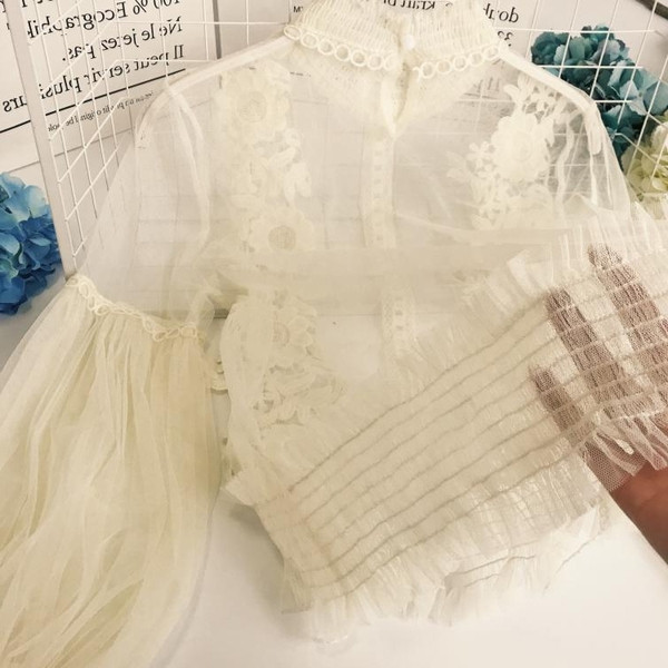 Modern női ing több színben, csipkével és hosszú ujjal