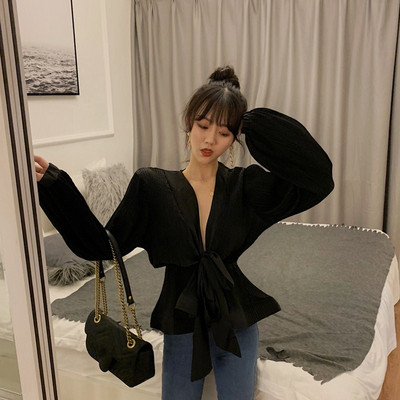 Modern női ing mély V-nyakkal, három színben