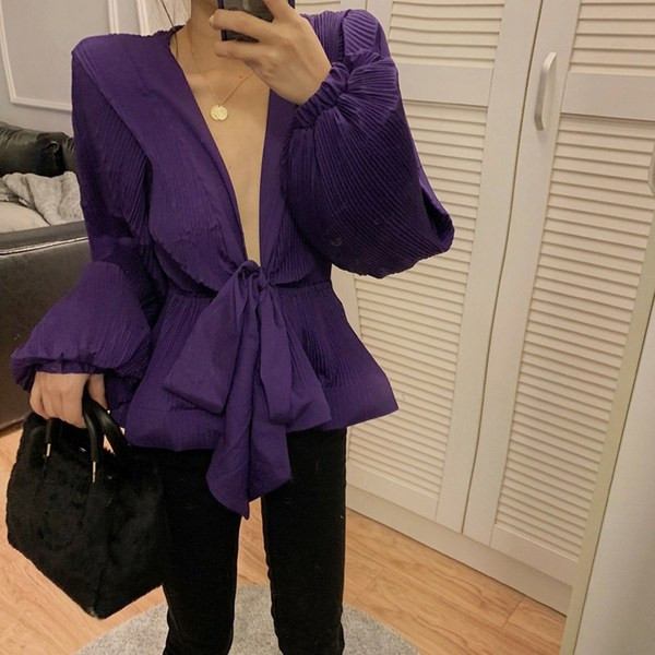 Modern női ing mély V-nyakkal, három színben