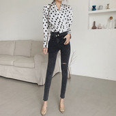 Stílusos női farmer magas derékkal, oldalsó rögzítéssel