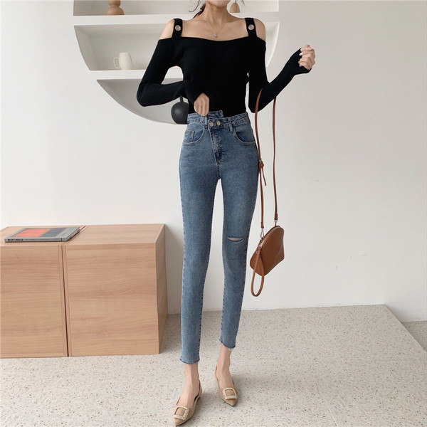 Stílusos női farmer magas derékkal, oldalsó rögzítéssel