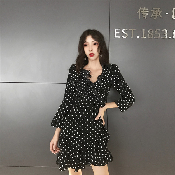 Lezser női ruha pöttyökkel két színben