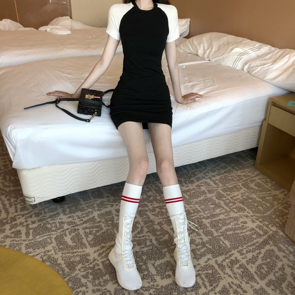 Lezser női letisztult ruha rövid ujjal, két színben