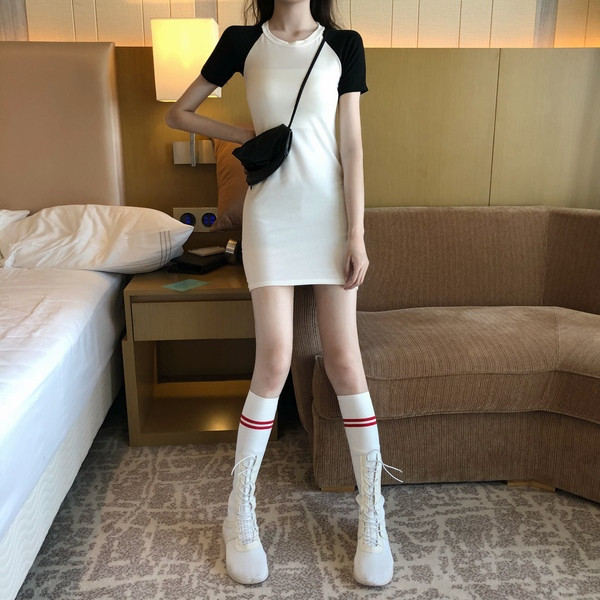 Lezser női letisztult ruha rövid ujjal, két színben