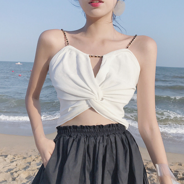 Aktuális női rövid nadrágtartó vékony pántokkal, három színben