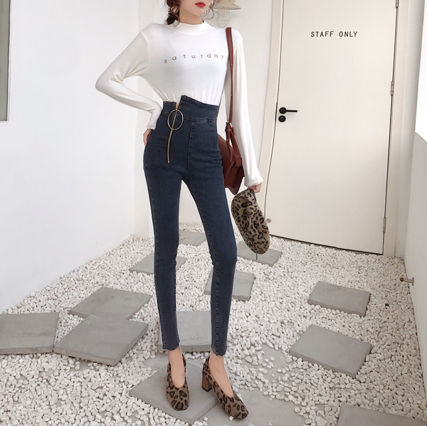 Modern női farmer magas derékkal, fekete és kék színben