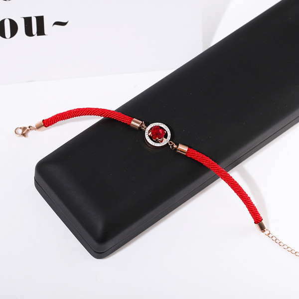 Γυναικείο βραχιόλι σε κόκκινο χρώμα και κόκκινη πέτρα