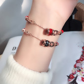 Női karkötő gyöngyökkel