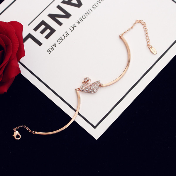 Modern női karkötő kövekkel, két színben