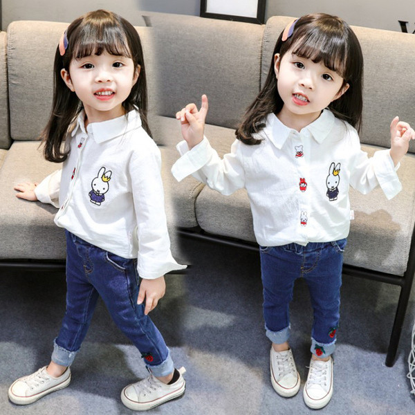 Fehér színű, hosszú ujjú, hímzéssel ellátott gyereking lányoknak