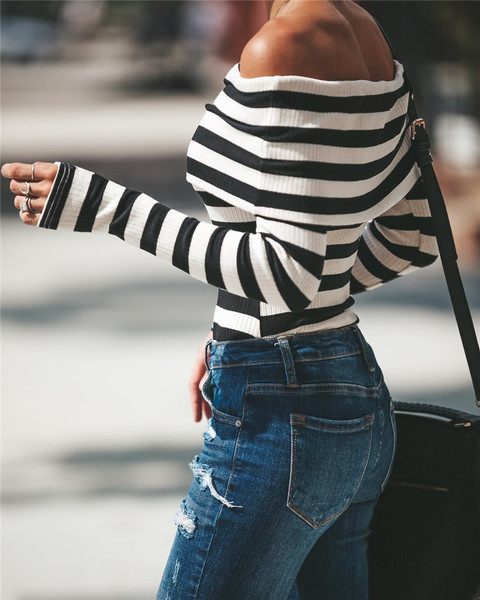 Modern női csíkos blúz ejtett váll