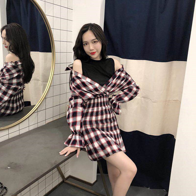 Alkalmi női kockás ruha nyitott vállú