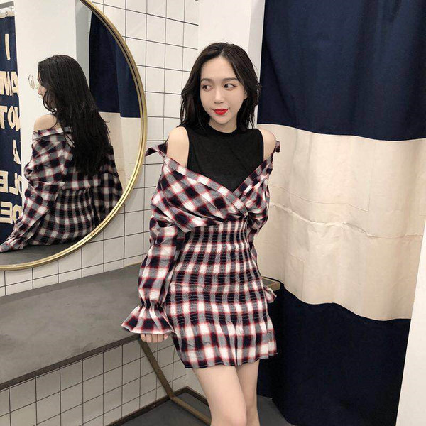 Alkalmi női kockás ruha nyitott vállú