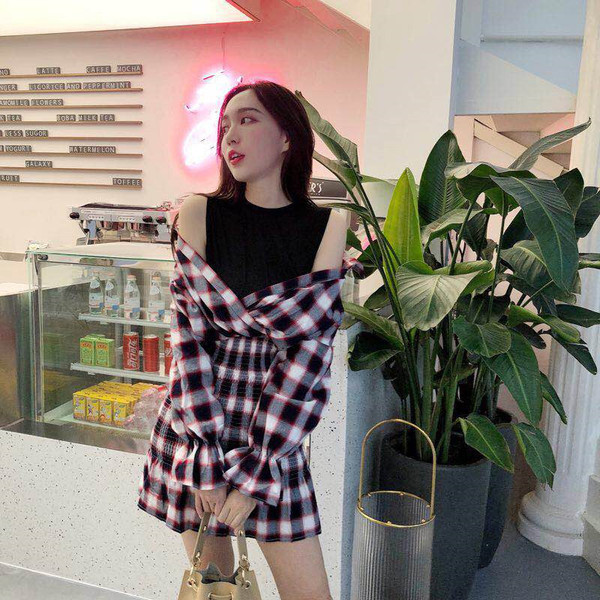 Alkalmi női kockás ruha nyitott vállú