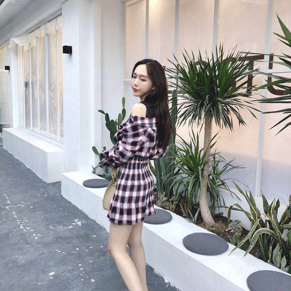 Alkalmi női kockás ruha nyitott vállú