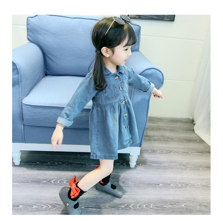 Modern gyerek farmer ruha hosszú ujjú szabású modellel