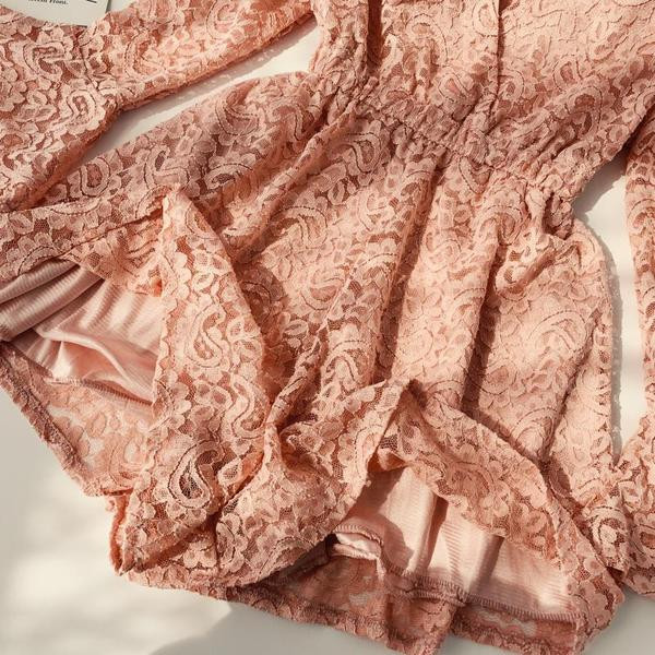 Elegáns női csipke kombiné lótusz ujjú több színben