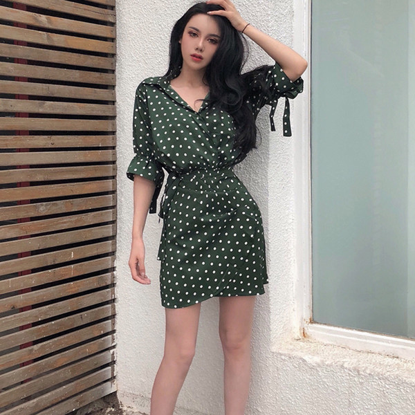 Modern női pöttyös ruha övvel, két színben