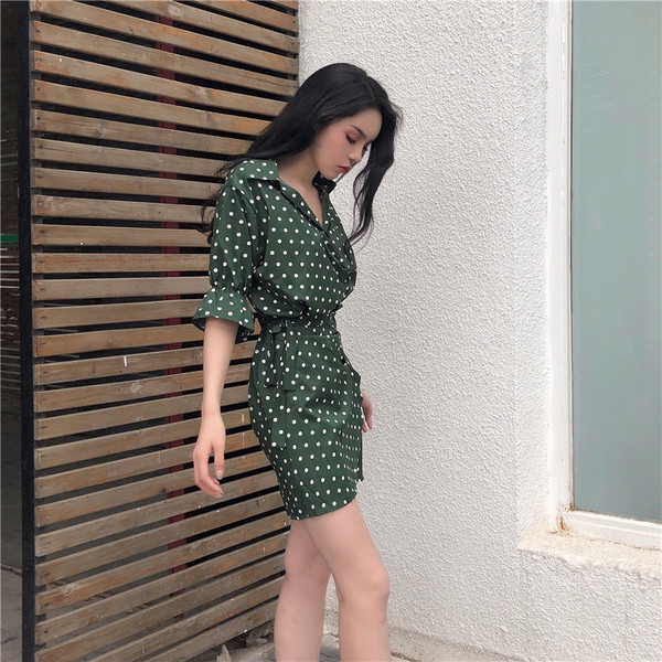 Modern női pöttyös ruha övvel, két színben