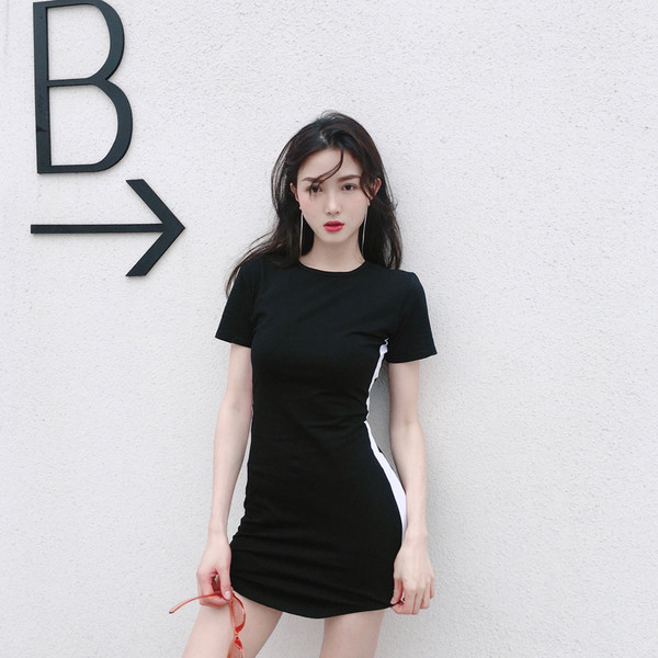 Női sima ruha két színben oldalsó szegéllyel