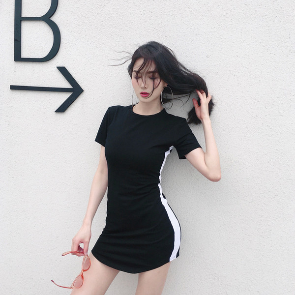 Női sima ruha két színben oldalsó szegéllyel