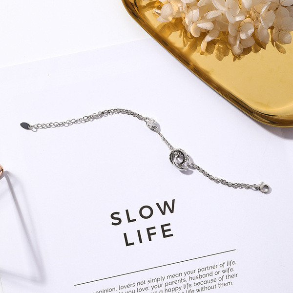 Hétköznapi női karkötő ezüst és arany színben