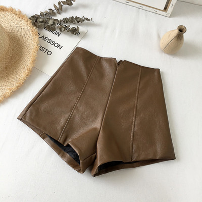 Стилни дамски къси панталони от еко кожа в три цвята