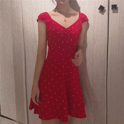 Alkalmi női ruha piros pöttyökkel
