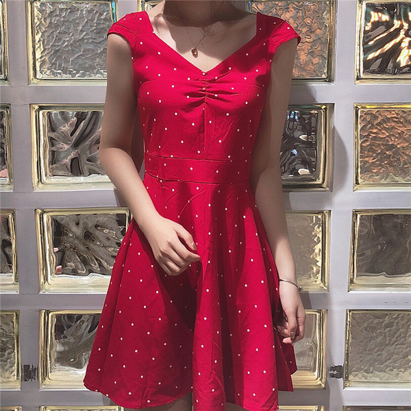 Alkalmi női ruha piros pöttyökkel