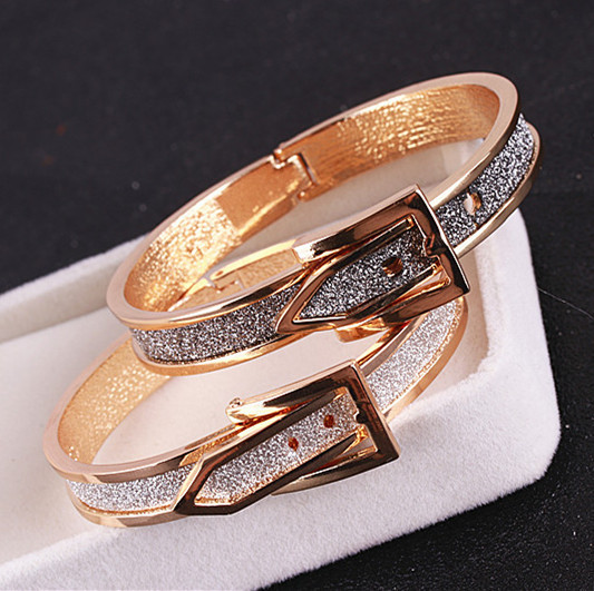 Új modell női karkötő két színben