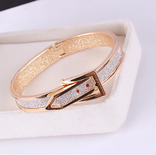 Új modell női karkötő két színben