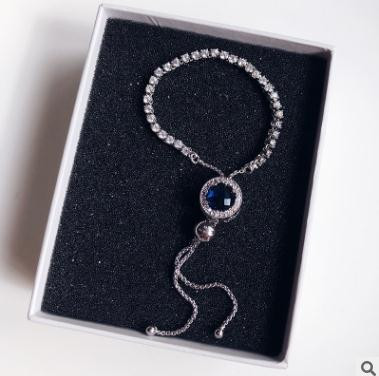 Női karkötő ezüst színben és kövekkel több színben