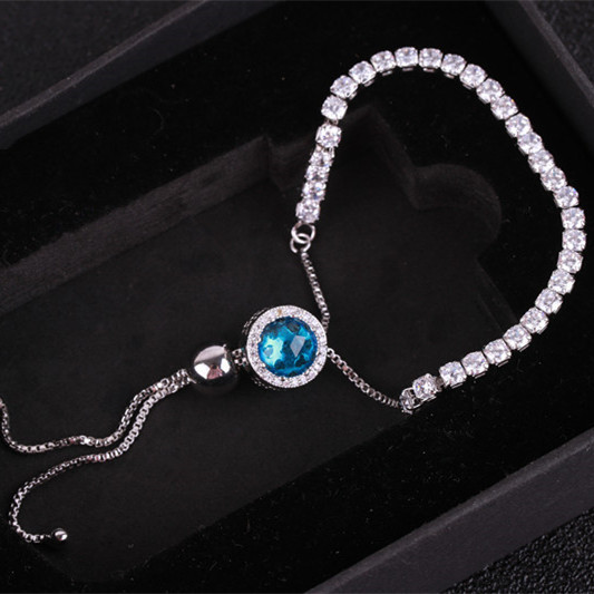 Női karkötő ezüst színben és kövekkel több színben