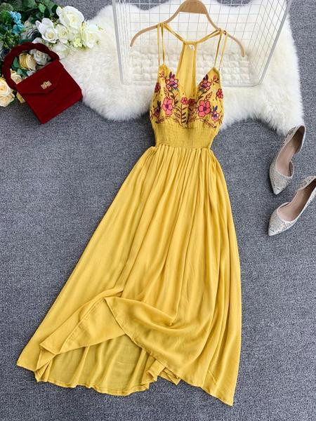 Modern női nyári ruha virágos motívumokkal, különböző színekben