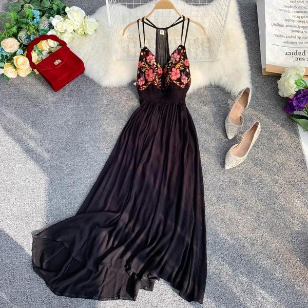 Modern női nyári ruha virágos motívumokkal, különböző színekben