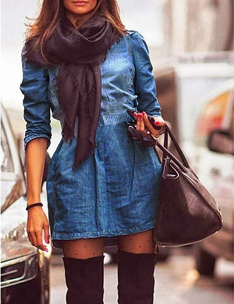 Modern, sötét színű női farmer ruha