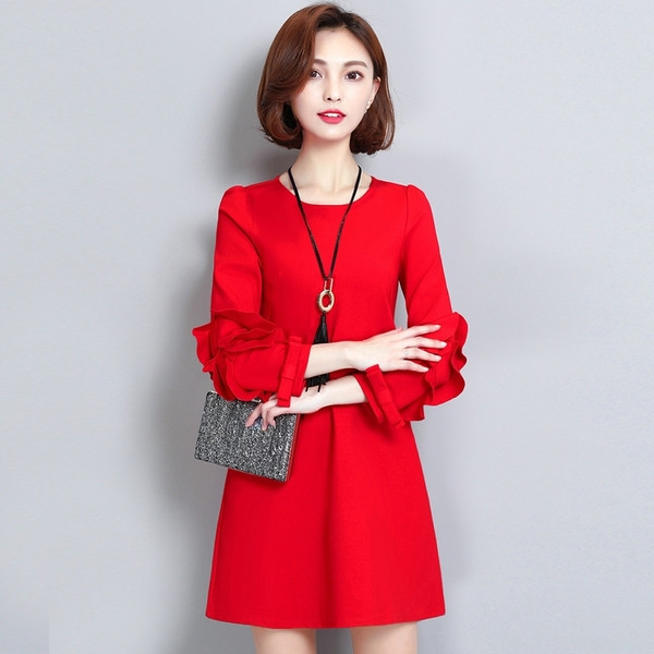 Modern női szabású ruha fekete és piros színben