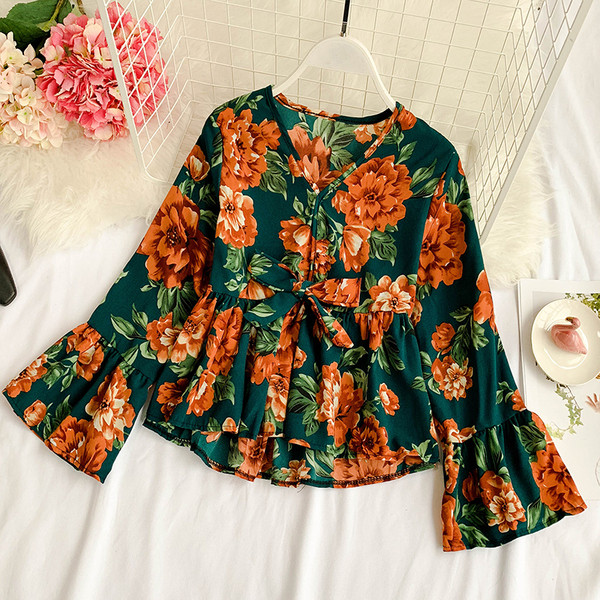 Elegáns női blúz virágos motívumokkal, különböző színekben