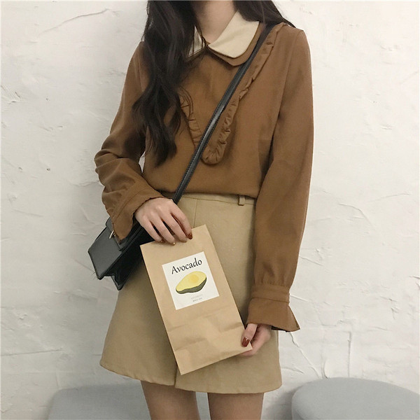 Modern női ing gallérral és hosszú ujjal