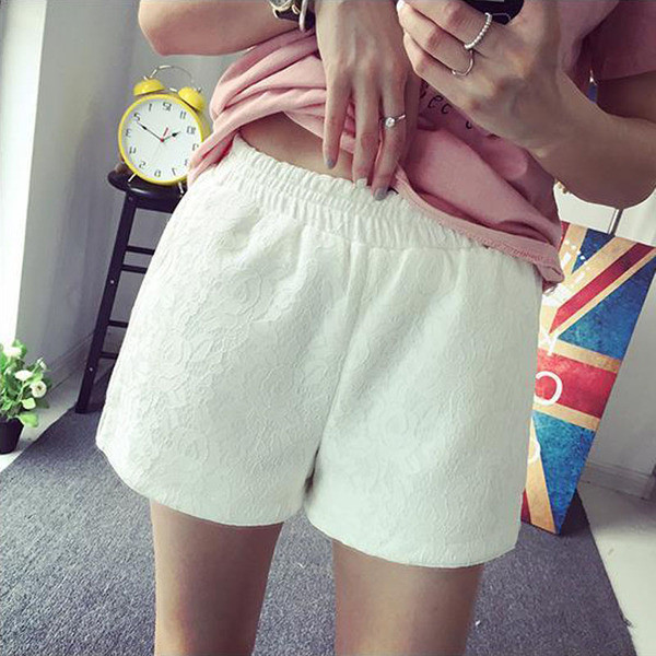 Alkalmi női rövidnadrág gumírozással, két színben