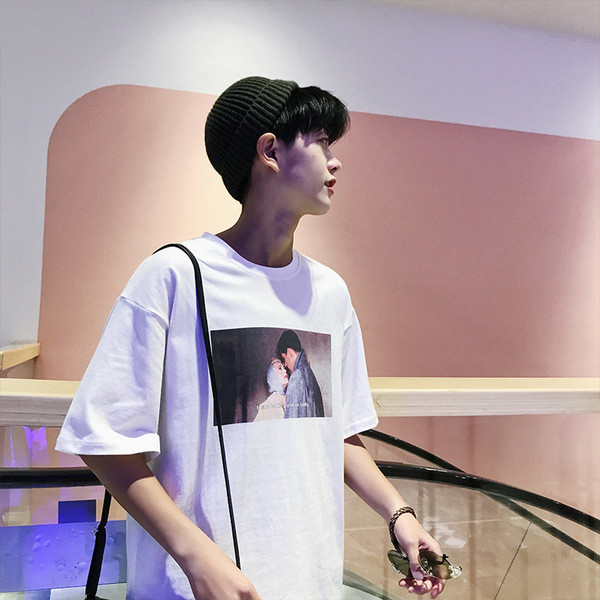 Alkalmi férfi póló fehér rátéttel