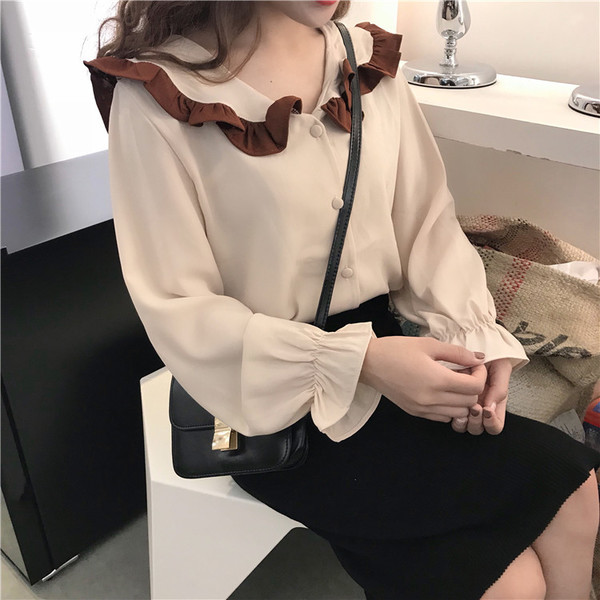 Stílusos női ing két színben, gombokkal és V-nyakkal