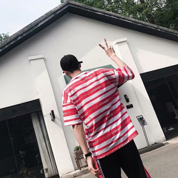 Férfi modern csíkos póló két színben felirattal