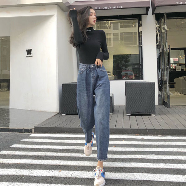 Alkalmi női farmer széles modell kék és fekete színben