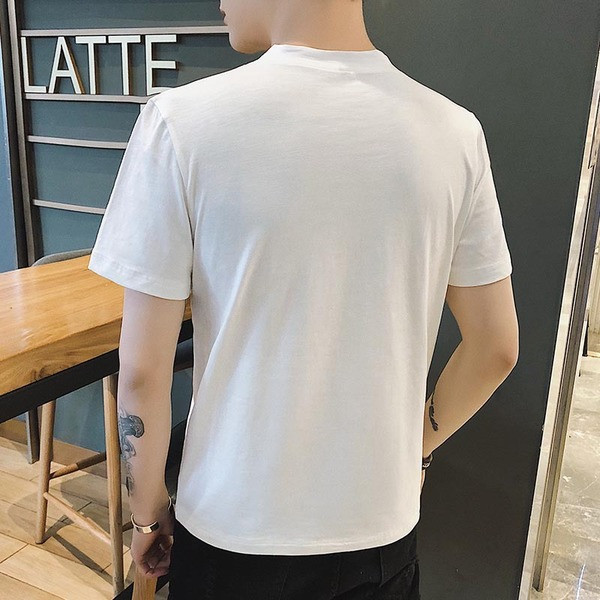 Férfi póló O-alakú gallérral, fehér és fekete felirattal