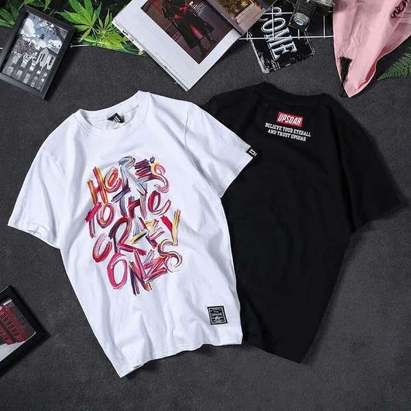 Modern férfi póló fekete-fehér színes felirattal