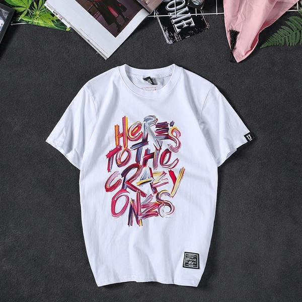 Modern férfi póló fekete-fehér színes felirattal