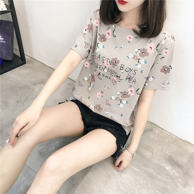 Modern női póló virágos motívumokkal, három színben