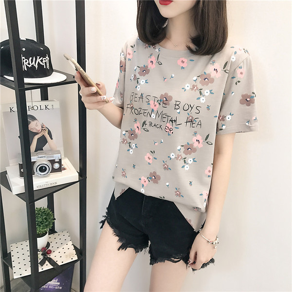 Modern női póló virágos motívumokkal, három színben