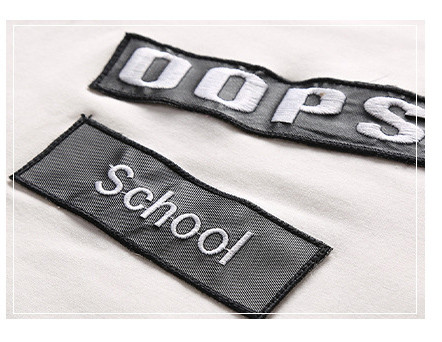 Férfi póló rövid ujjal, fekete-fehér mintával